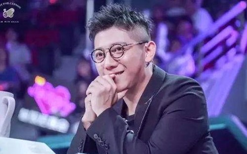 娱乐圈吃瓜现象观察：从群众趣味到明星真实生活