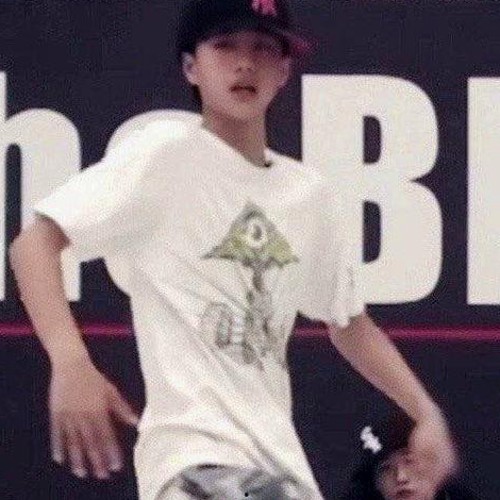 娱乐圈最新热门大瓜，吃瓜群众赶紧围观！🍉