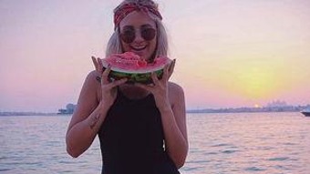 娱乐圈风云大揭秘:从吃瓜少女到热点背后真相